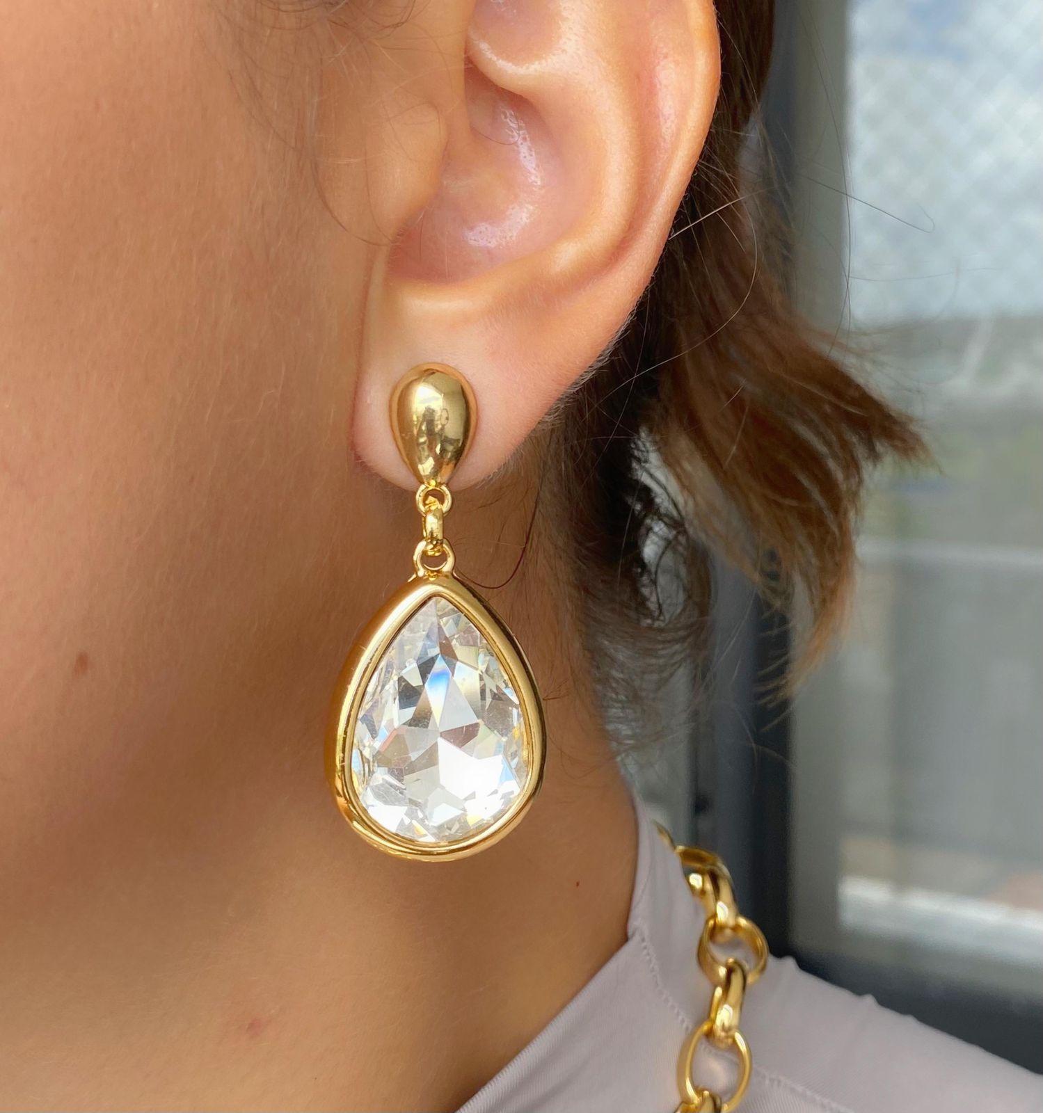 Brinco Gota  com strass