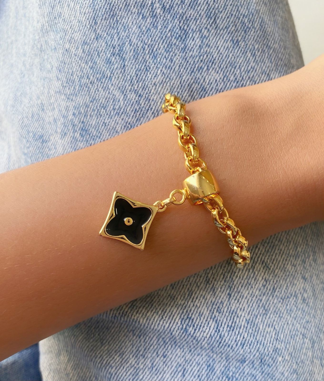 Pulseira elo português grosso + pingente trevo